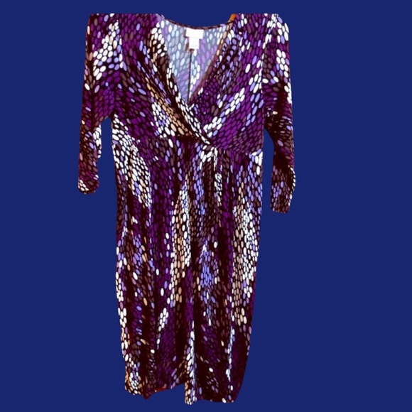 Motherhood Maternity Vneck Purple print 3/4 Sleeve Dress size M - Picture 3 of 12
